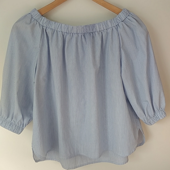 WD.NY Tops - ✨Cute pinstripe off-the-shoulder WD-NY top small